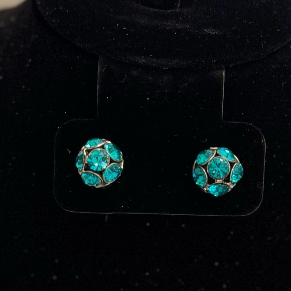 Elegant Blue Stud Earrings - Picture 2 of 2